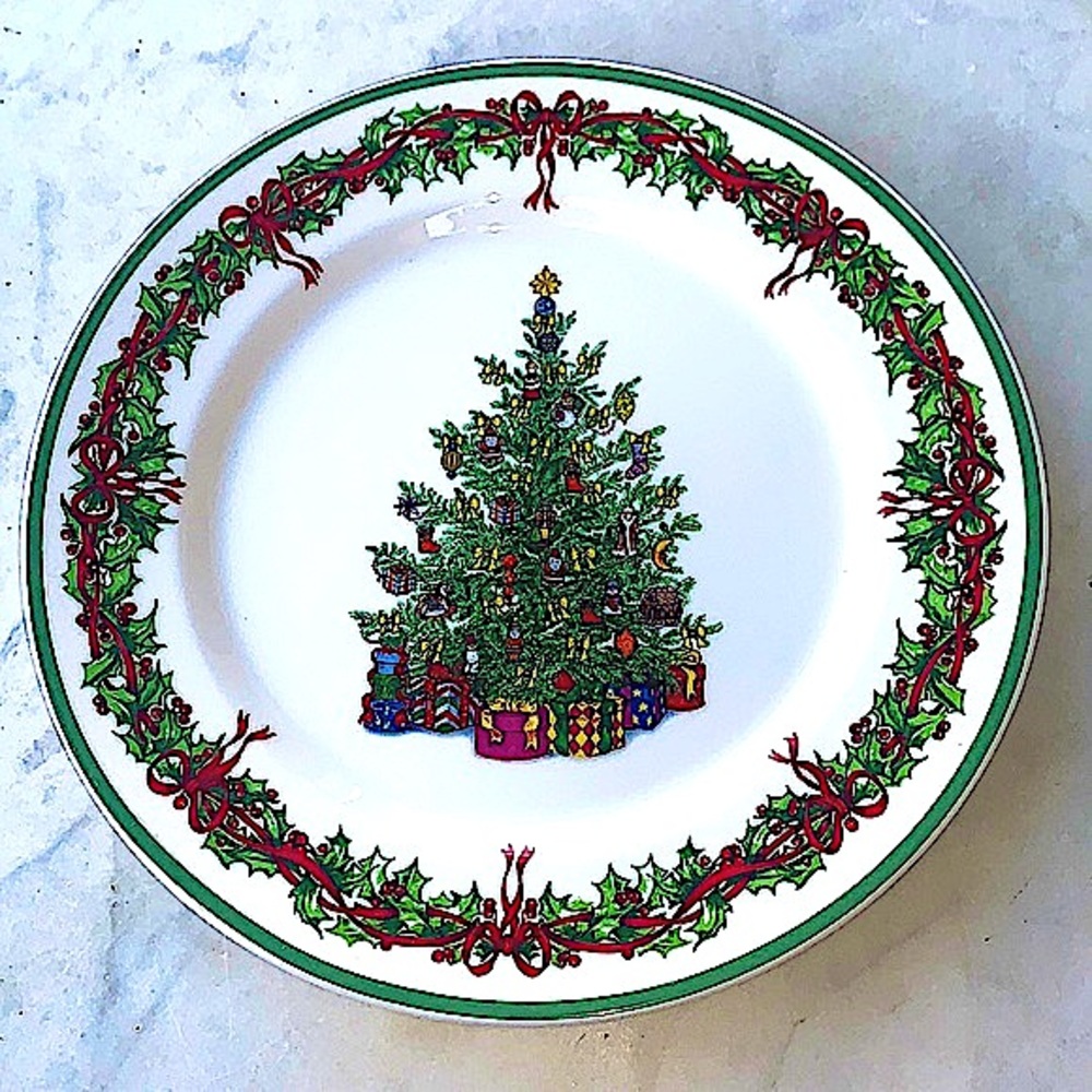 CHRISTOPHER RADKO “HOLIDAY CELEBRATIONS TRADITIONS” DINNER PLATE